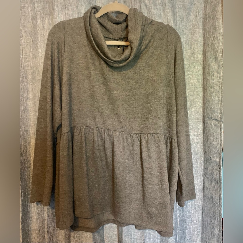 Maurice’s Gray Sweater